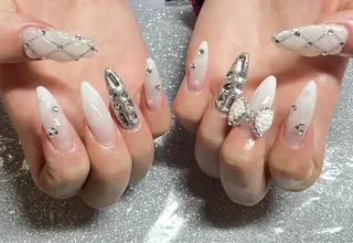 ネイル VIERU 🌈🎀💖のネイルデザイン