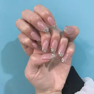 ネイル 指名支持率NO.1 スタイリストのヘアスタイル