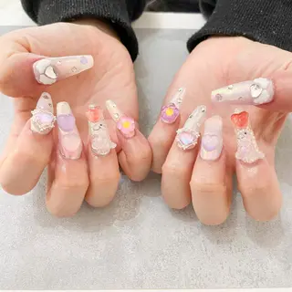 ネイル ゴテゴテ💙ワンホン リオナのネイルデザイン