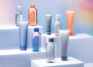 カラー 博多ブリーチ× 透明感/縮毛矯正のヘアスタイル