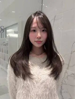 ロング 峯本 つばめのヘアスタイル