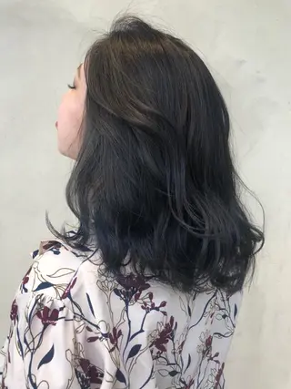 ミディアム カラー 田上 (たのうえ)のヘアスタイル