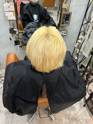 ショート カラー メンズ 艶髪/ハイトーン/ ヘアセット/モエノのヘアスタイル