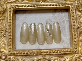 ネイル マジックミラー所属・マジック ミラーのネイルデザイン