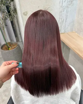 ミディアム 秋山 七海のヘアスタイル