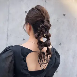 ロング ヘアアレンジ カジュアルを女っぽく 𝗮𝘆𝗮𝗰𝗼のヘアスタイル