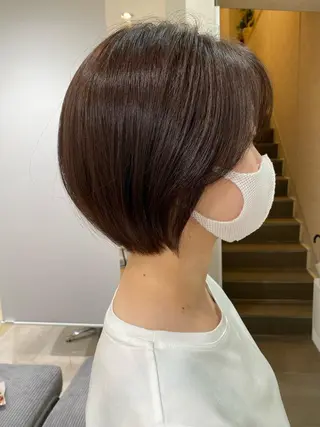 ショート 顔まわりカラー特化 赤津百合絵のヘアスタイル
