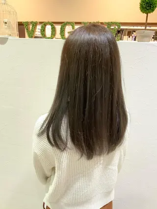 セミロング カラー 🌿ストレート🌿 髪質改善☘️シュウヤのヘアスタイル