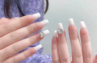 ネイル pink ladyサロン所属・べ にのネイルデザイン