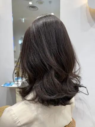 カラー ミディアム ヒジオカ リナのヘアスタイル