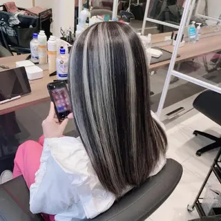 ロング カラー オフホワイトアンドなんば所属・福西 洋斗のヘアスタイル