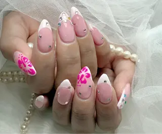 セミロング Conjunim MAMI🎀✨のネイルデザイン