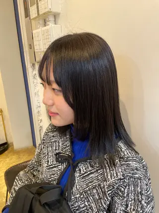 ミディアム カラー RIN／韓国ヘア レイヤーカットのヘアスタイル