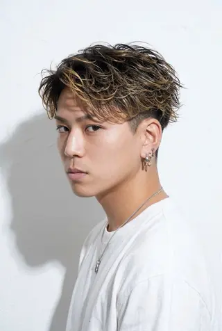 ミディアム パーマ メンズ 心斎橋メンズサロン リベルテグリットのヘアスタイル