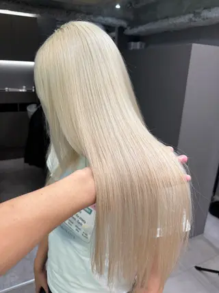 ロング カラー 名古屋／デザイン／ ブリーチ/松井亮磨のヘアスタイル