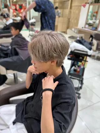 ショート カラー メンズ 渡邉 理央のヘアスタイル