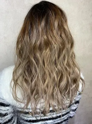 ロング BuzZ所属・西村 雄二/エクステのヘアスタイル