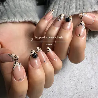 ネイル GRANDE OSU Anna 🧸💛のネイルデザイン