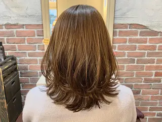 ミディアム カラー tocolaso 柏所属・レイヤーカット/ 根本瑠実のヘアスタイル