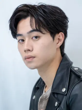 ミディアム メンズ 波巻きスパイラル 近藤剛　浦和のヘアスタイル