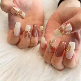 ネイル ゴテゴテ💙ワンホン リオナのネイルデザイン