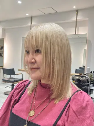 ミディアム 中山 優里のヘアスタイル