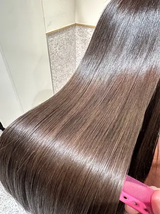 ハイトーン/艶カラー 🫧 ユイナのヘアスタイル