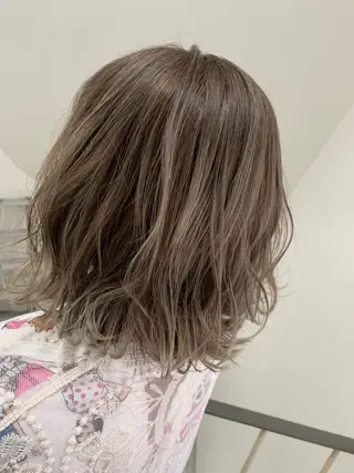 ミディアム 村阪 由美子のヘアスタイル