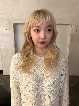 ロング ami/大阪/暖色 /レイヤーカットのヘアスタイル