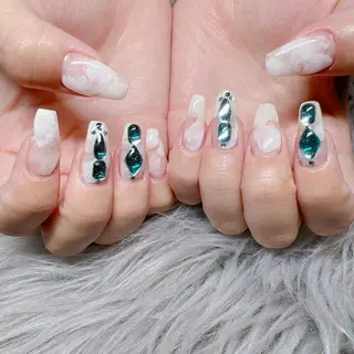 ネイル 個室ネイルサロンDolly  Girl〜ドーリーガール〜所属・DollyGirl KYOKOのネイルデザイン