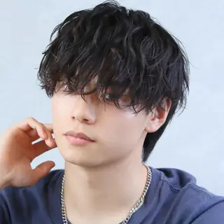 ミディアム パーマ confidence 新宿本店【公式】のヘアスタイル