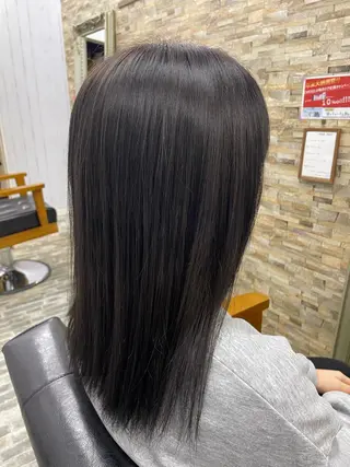 セミロング カラー 姫路アンメリーアン ダンのヘアスタイル