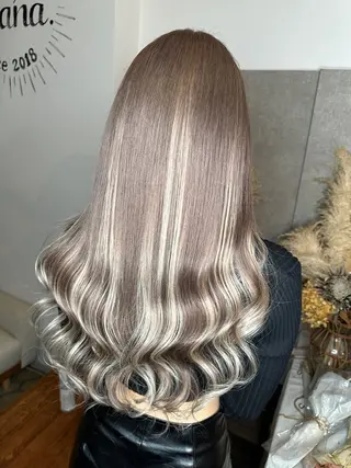 ロング カラー 植田 /エクステ /ブリーチ/髪質改善のヘアスタイル