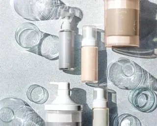 艶•透明感カラー フィーシーのヘアスタイル