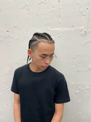 ヘアアレンジ メンズ コーンロウ／ブレイズ SYUのヘアスタイル
