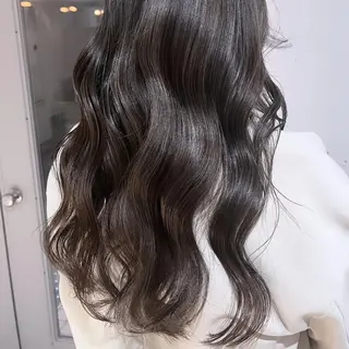 ロング カラー カジュアルを女っぽく 𝗮𝘆𝗮𝗰𝗼のヘアスタイル