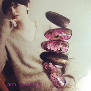 ネイル arm in arm ︎✿Yamamotoのマツエク・マツパデザイン