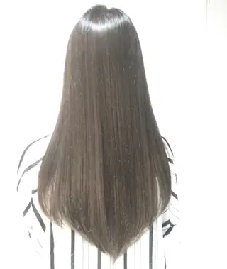 ロング neolive emのヘアスタイル