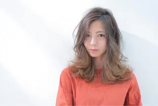 セミロング 小顔カット✨ 透明感カラー/村上のヘアスタイル