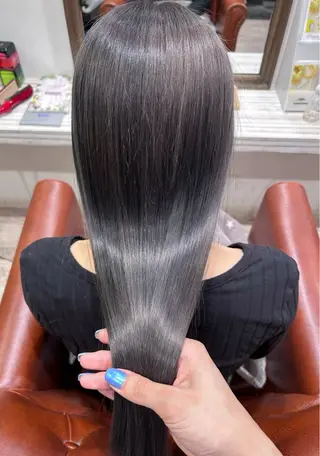 ロング カラー 海老名 理香子のヘアスタイル