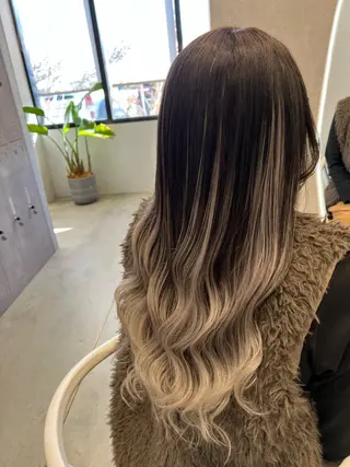 カラー 小池 夏美のヘアスタイル