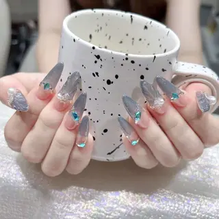 ネイル Queens 榊 まおのネイルデザイン