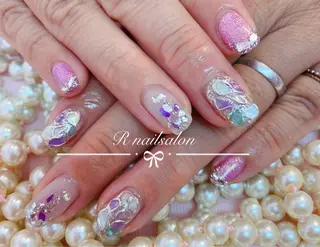 ミディアム R NAILSALONのネイルデザイン