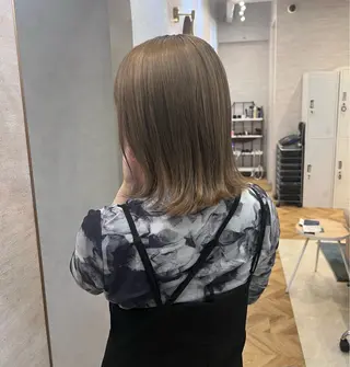 セミロング カラー "今"だけでない美髪 KOTOMIのヘアスタイル