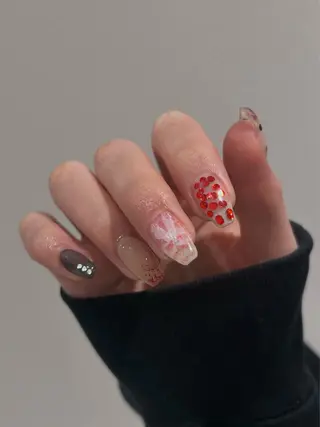 ネイル DEEokazaki momonaのネイルデザイン