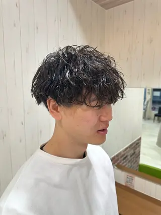 ショート パーマ メンズ 中嶋 紘夢のヘアスタイル