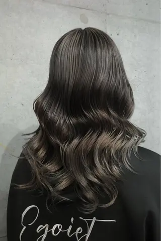 カラー Sog所属・manami/艶髪 /くすみカラーのヘアスタイル