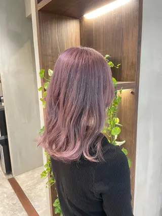 ミディアム カラー Toiro 新宿所属・ハイトーン/透明感 yuinaのヘアスタイル