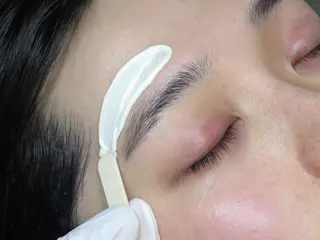 メンズ眉毛ITSUK Iメンズ専門　新宿の眉毛・アイブロウイメージ