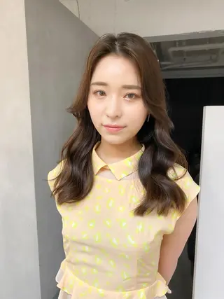 セミロング パーマ レイヤーカットのプロ 大人ヘア宮森貴志のヘアスタイル